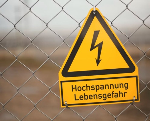 Hochspannung und Elektromagnetische Spannung