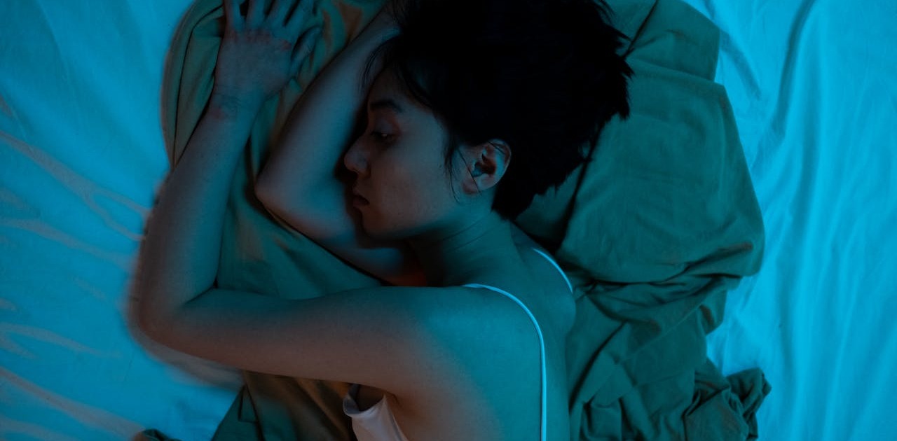 Sweating in Bed pexels-cottonbro-6754070